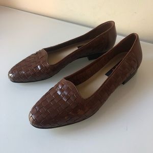 Gloria Vanderbilt Woven Leather Loafers